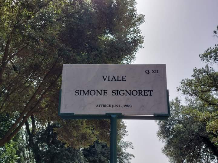 SIMONE SIGNORET: ROMA CELEBRA CON UNA TARGA LA DIVA ALTERNATIVA DEL CINEMA FRANCESE